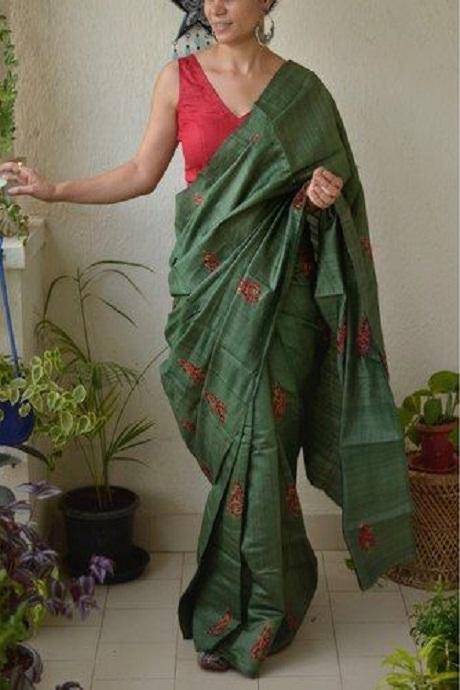 Green Paithani saree with designer blouse – Thath Banaras