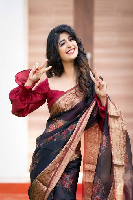 Alia Bhatt dazzles in white saree, promotes 'Gangubai Kathiawadi' in style