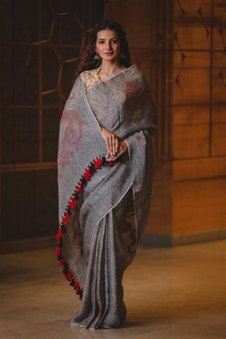 Grey Embroidered Net Saree With Blouse 4063SR04