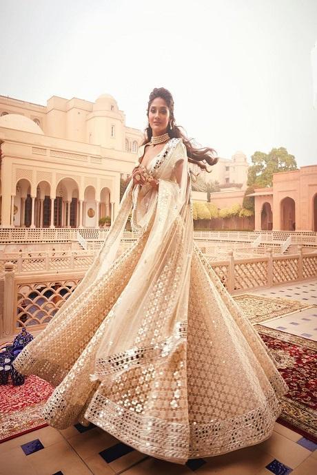 Elevate your bridal look with our stunning chiku and maroon velvet bridal  lehenga choli set, complete with a double dupatta for added… | Instagram