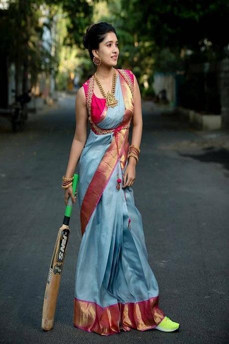 Stylish girl model posing In Saree - PixaHive