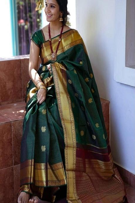 Dark green Kanchipuram silk saree in... - Kanchi Pattu Sarees | Facebook