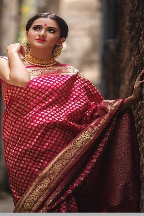 Radha Rani 6.20 M Party Wear Banarasi Silk Saree, With Blouse Piece at Rs  1250 in Surat