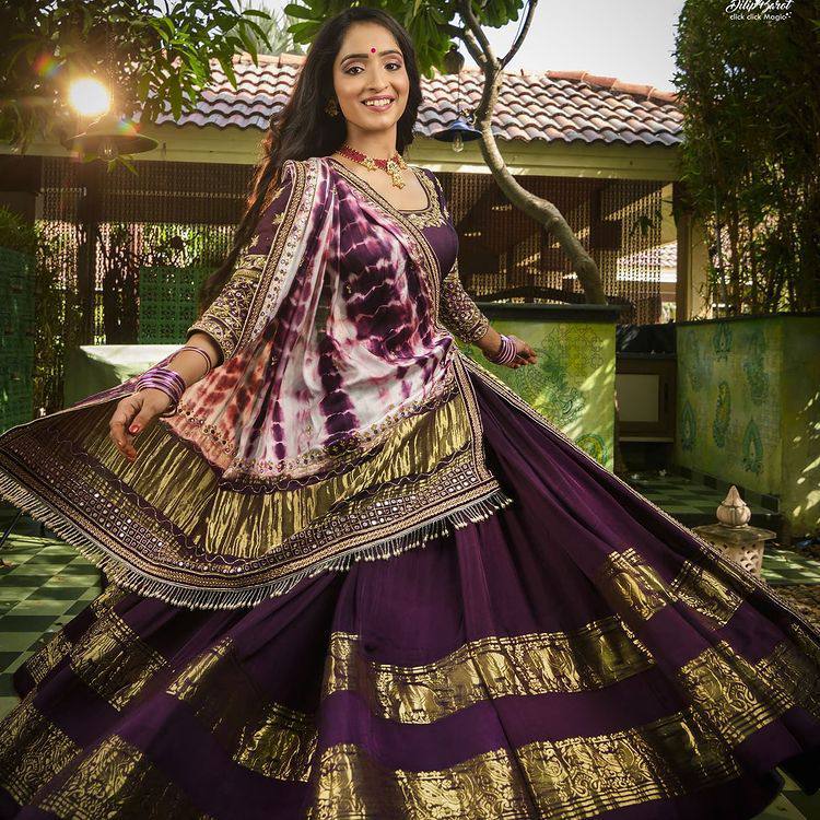 Divine Sabyasachi Organza Silk Lehenga Choli Floral Lengha Chunri Organza  Lehenga With Blouse Floral Pr… | Floral lehenga, Indian wedding outfits,  Bridesmaid indian