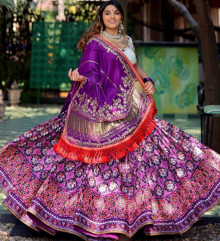 Sabyasachi Purple Lehenga Choli for Women Indian Wedding Bridal Heavy  Designer Stylish Lehnega Choli Traditional Embroidered Lengha Dupatta - Etsy
