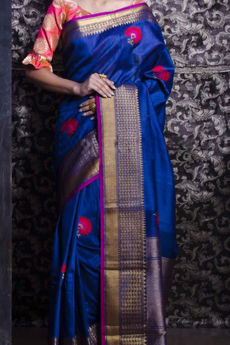 Staring Navy Blue Soft Silk Saree With Beautiful Blouse Piece – SilkFolks