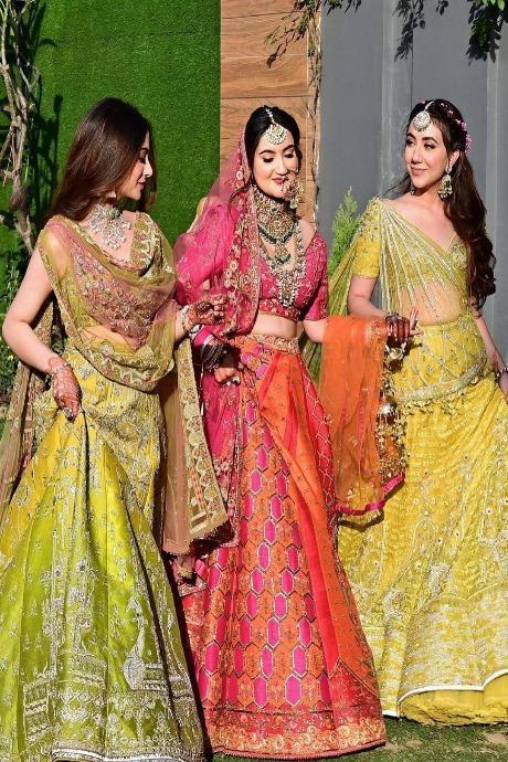 Style Spotlight: Handloom Silk Lehengas in Beautiful Banarasi Fabric – South  India Fashion