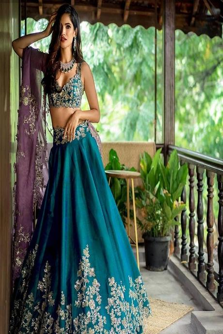 Wedding Wear Brocade Designer Stylish Bollywood Party Wear Fancy Lehenga at  Rs 2150 in Surat