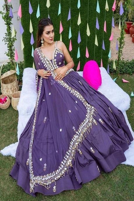 Amazing Purple Velvet Zari Embroidered Heavy Bridal Lehenga Choli with  Dupatta - Tulsi Art - 3562548
