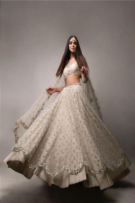 Silver Shimmer Tulle Embroidered Lehenga Set Design by Dolly J at Pernia's  Pop Up Shop 2024