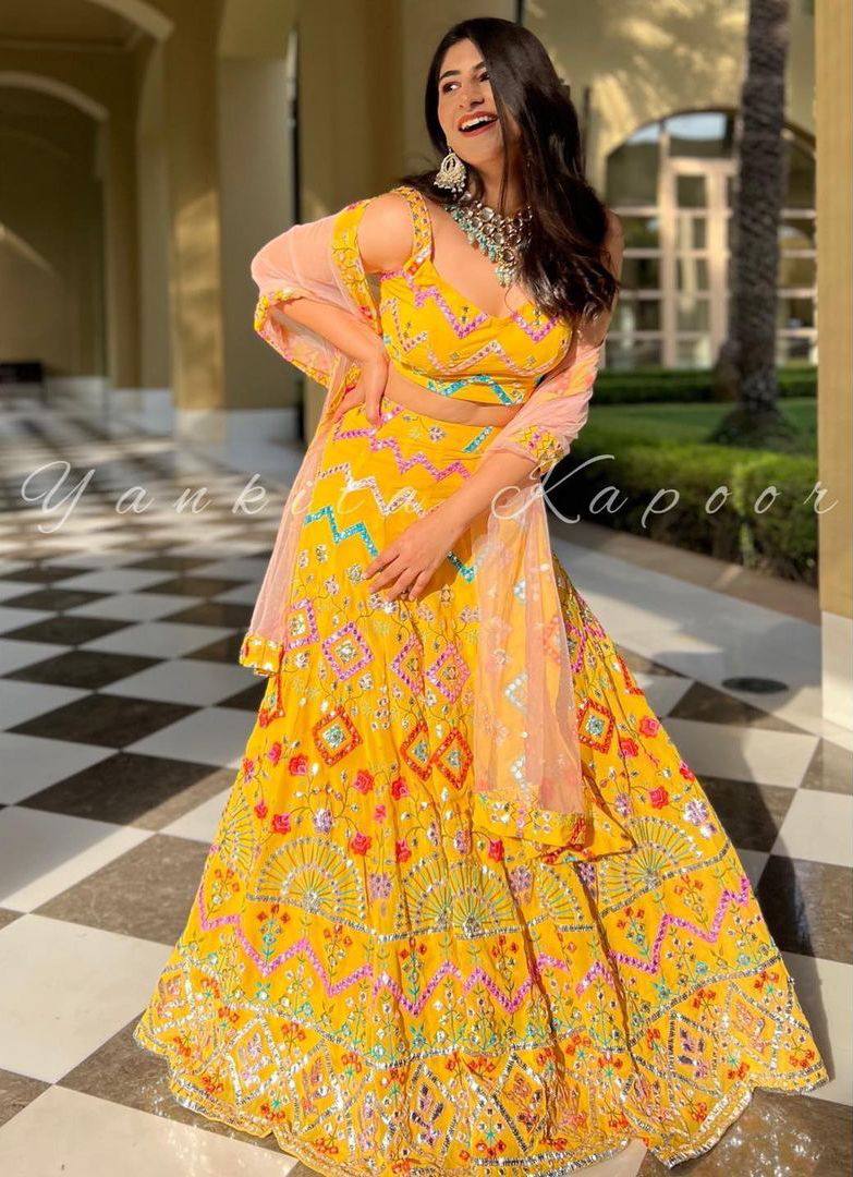 Bride-to-be Mouni Roy's mehendi look in yellow lehenga with maang tikka is  WOW! All pics - India Today