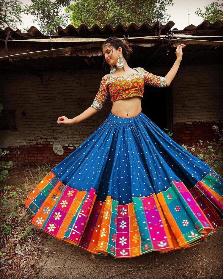 Art Silk - Designer - Lehenga Cholis: Buy Indian Lehenga Outfits Online |  Utsav Fashion