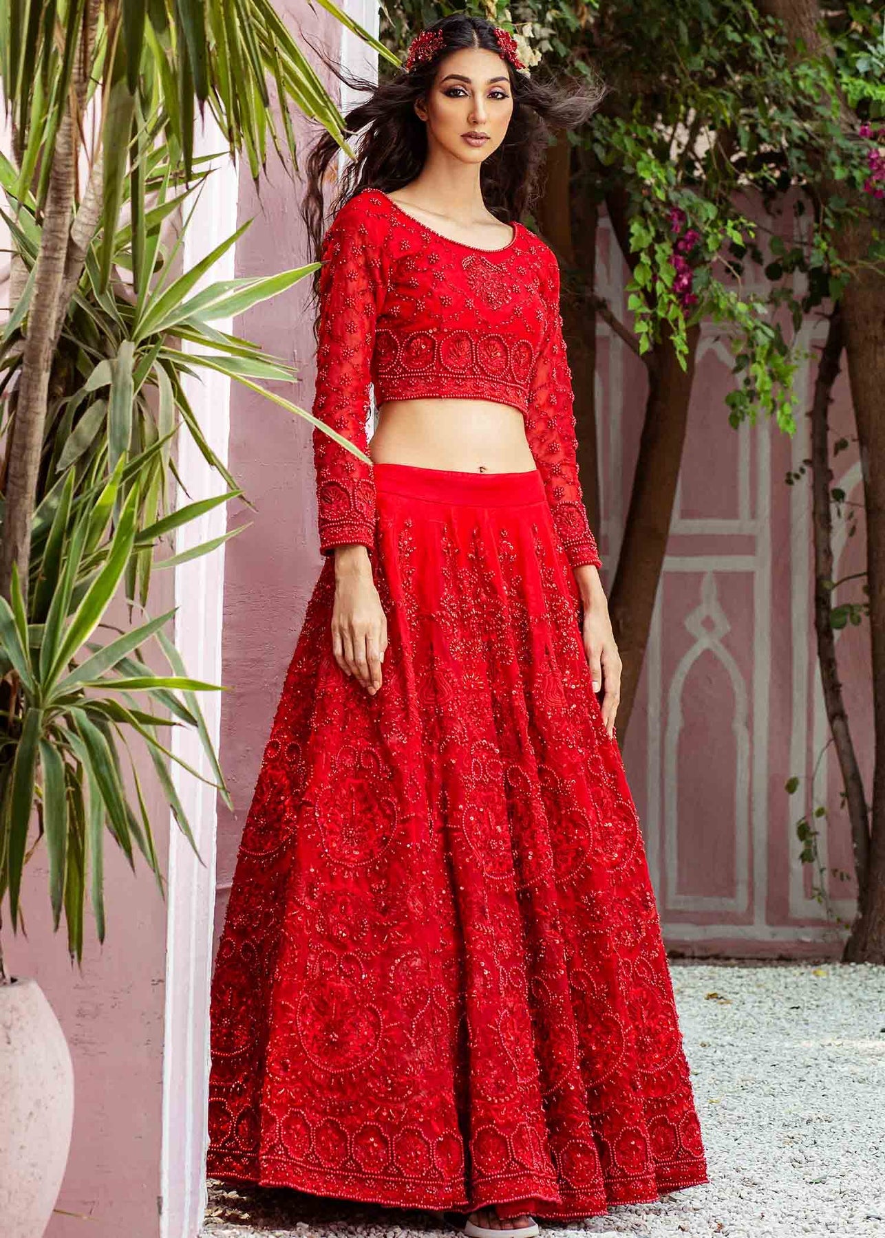 Lehenga Choli : Red georgette heavy embroidered designer