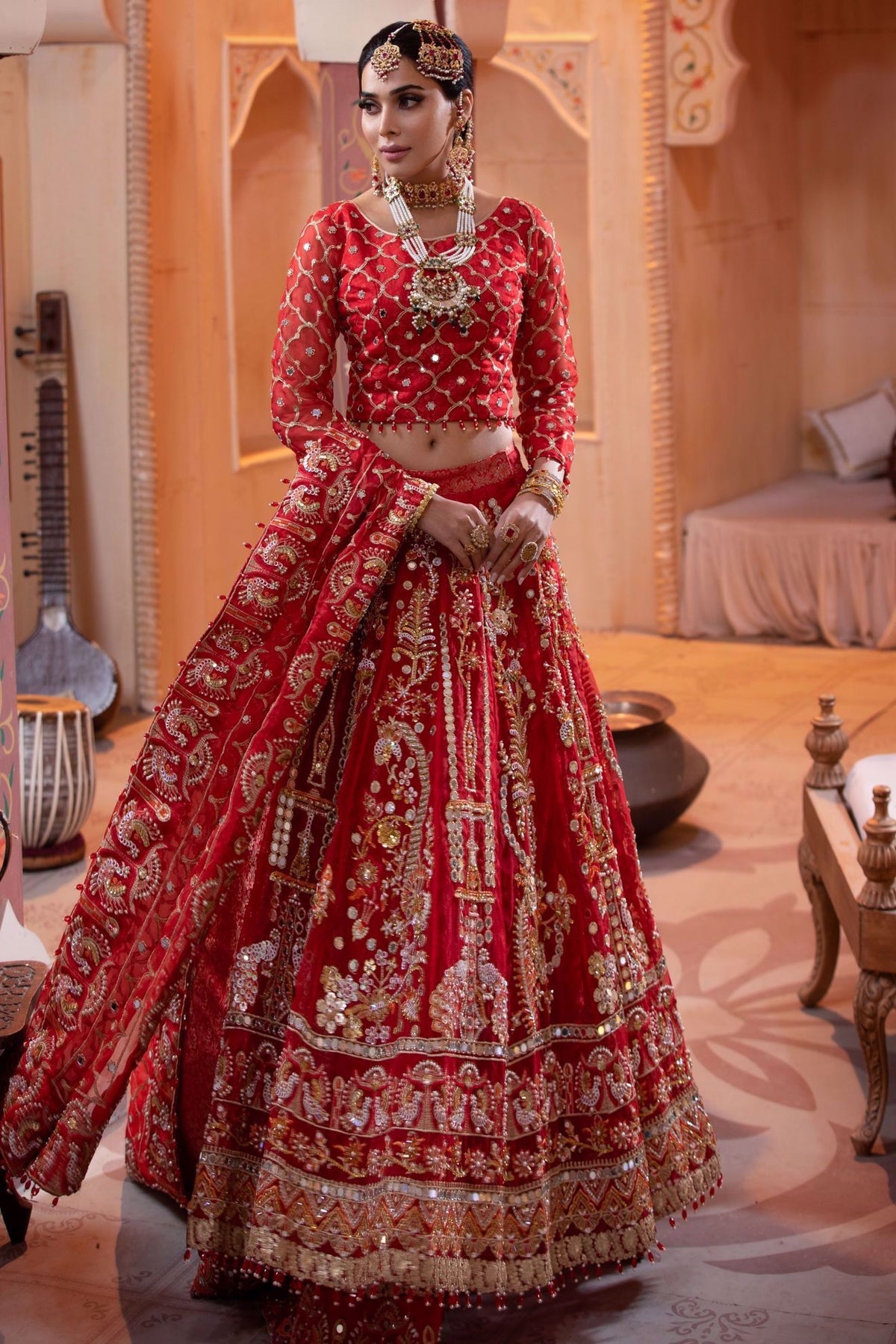 This Sabyasachi Bride Wore A Gorgeous Rani Pink Lehenga With A Unique  Rajasthani Style Dupatta