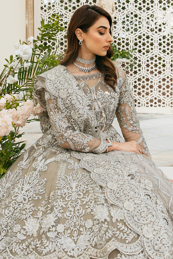 Kriti Sanon Looked Ravishing In White & Black Monochrome Gown Design B –  Lady India