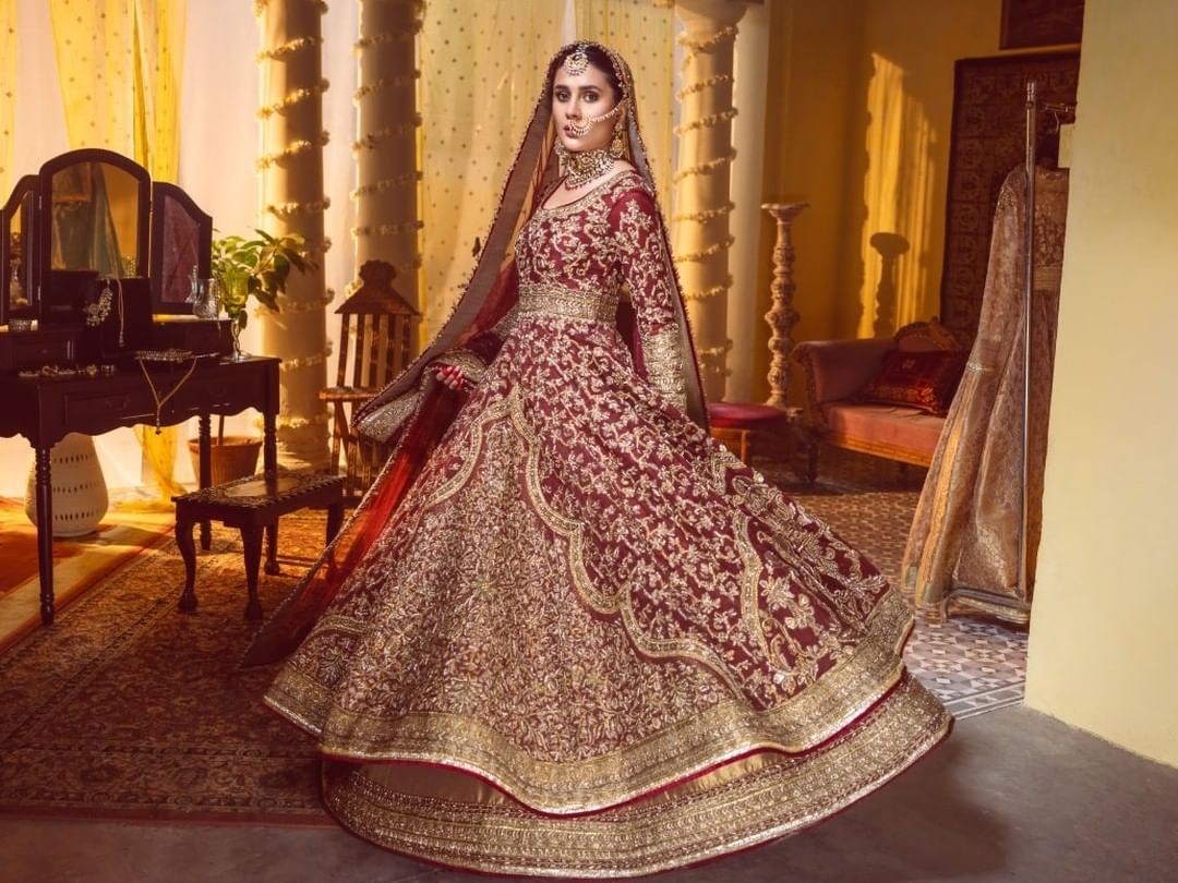Buy Black Banarsi Skirt, Silk Top Blouse, Brocade Black Lehenga, Indian  Designer Lehenga, Wedding Lehenga, Bridesmaids Lehenga, Crop Top Skirt  Online in India - Etsy